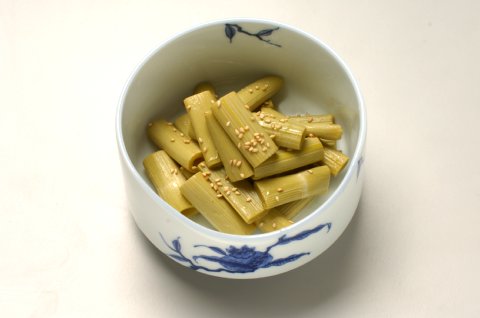 いたどりの油炒め