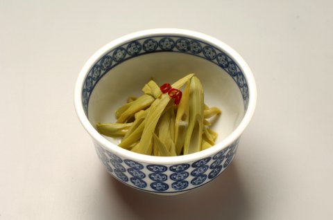 いたどりの甘酢漬