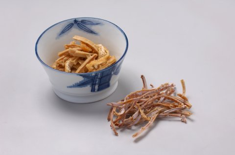 干したけのこの油炒め